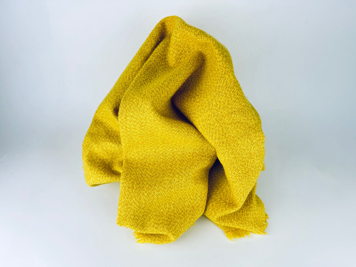 Product image for 'vintage yellow fringe square table cloth 38 x 38' (view dfecd4)