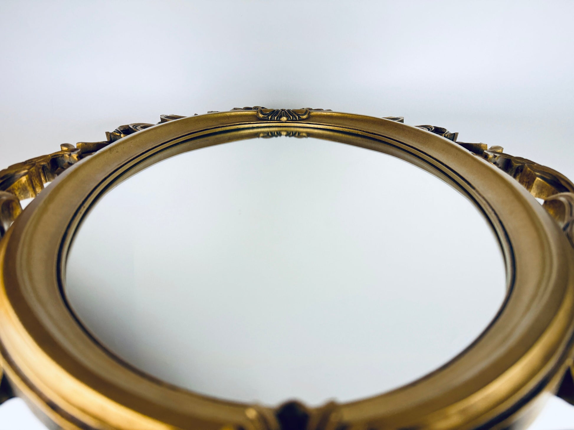 Product image for 'vintage hollywood regency gold gilt oval wall mirror made in canada by wonder glo fine framed mirrors walker glass co' (view 36c2eb)