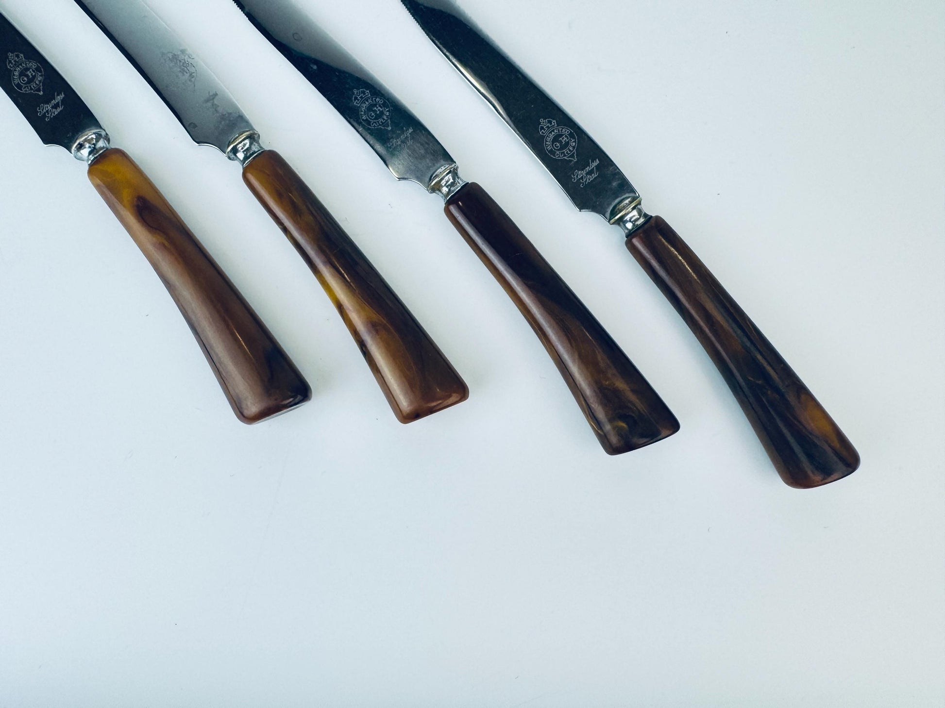 Product image for 'vintage gh glo hill serrated knife set stainless steel bakelite handle set set of four 4' (view 831582)