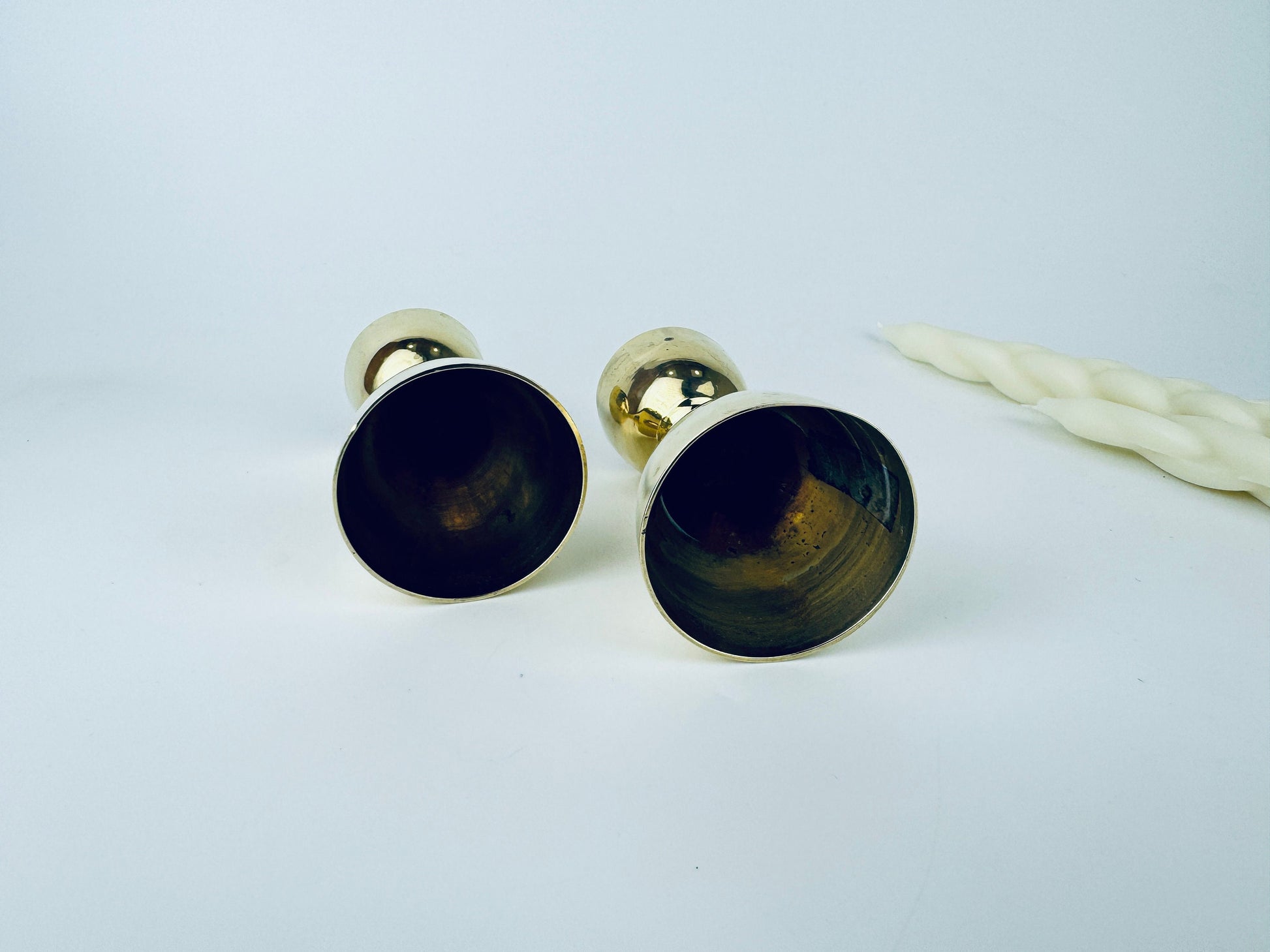 Product image for 'vintage hourglass shaped brass candlestick holders set of two 2' (view fcbc21)