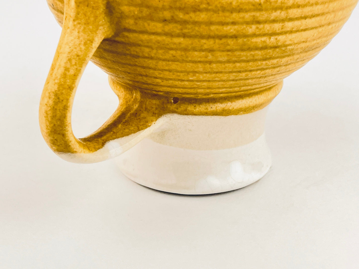 Product image for 'vintage two toned no drip drip glazed handled porcelain travel mug' (view da0a7f)