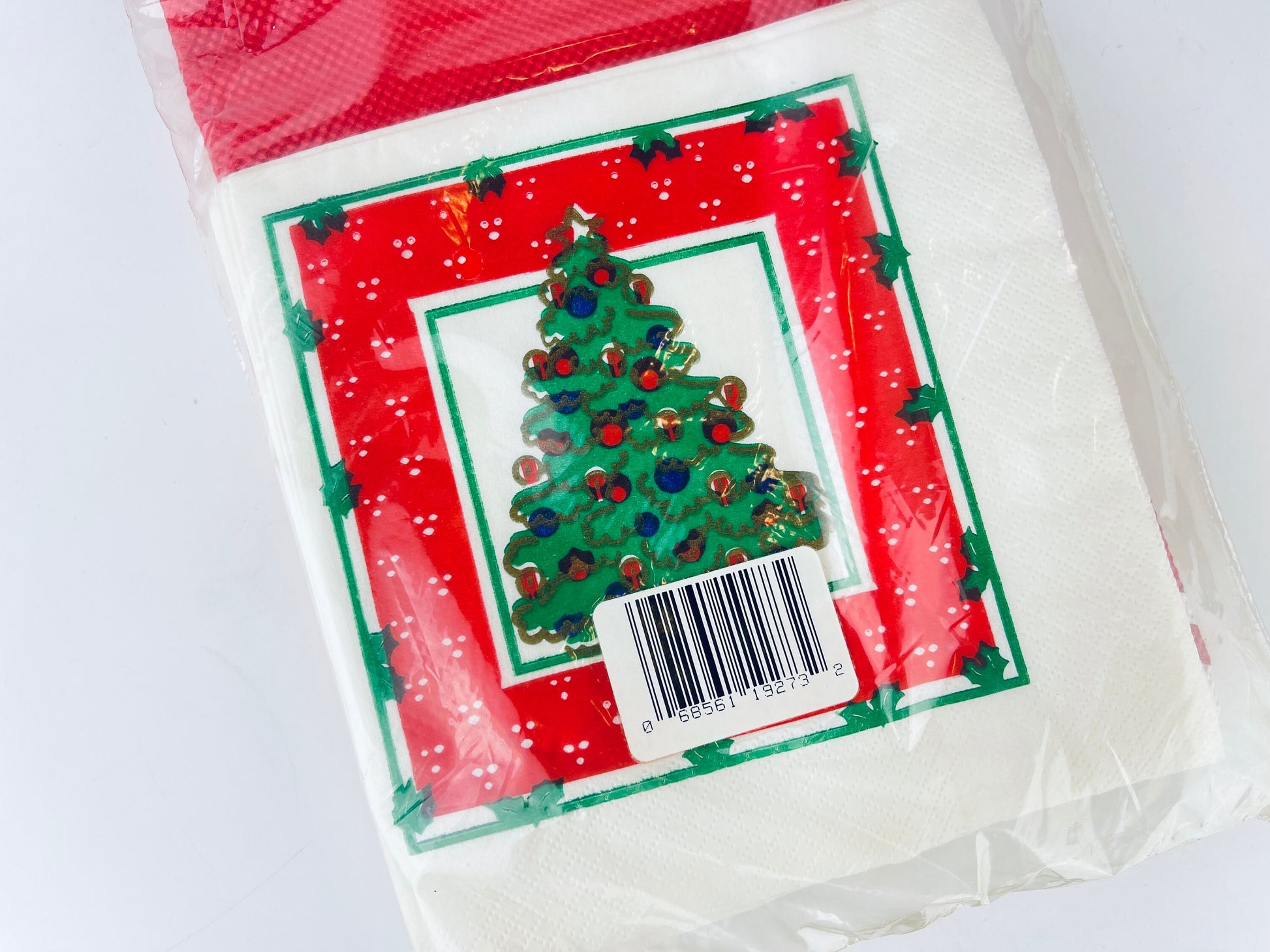 Product image for 'vintage rectangular paper christmas tablecloth napkin set 54 x 70 new old stock nos made in canada' (view 90974e)