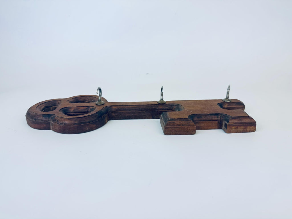 Product image for 'vintage wooden old skeleton key holder wall mounted three metal hooks' (view b40e8f)