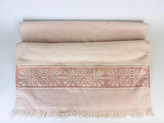 Product image for 'vintage cannon santa cruz dusty rose fringe bath towel made in usa cotton polyester blend' (view c6b60f)