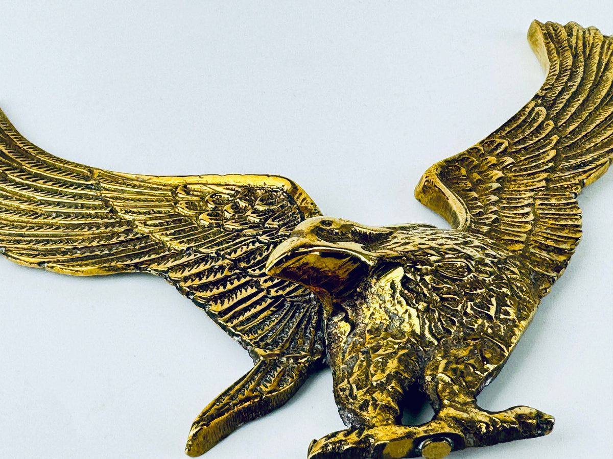 Product image for 'vintage flying solid brass eagle bird sculpture' (view a17749)