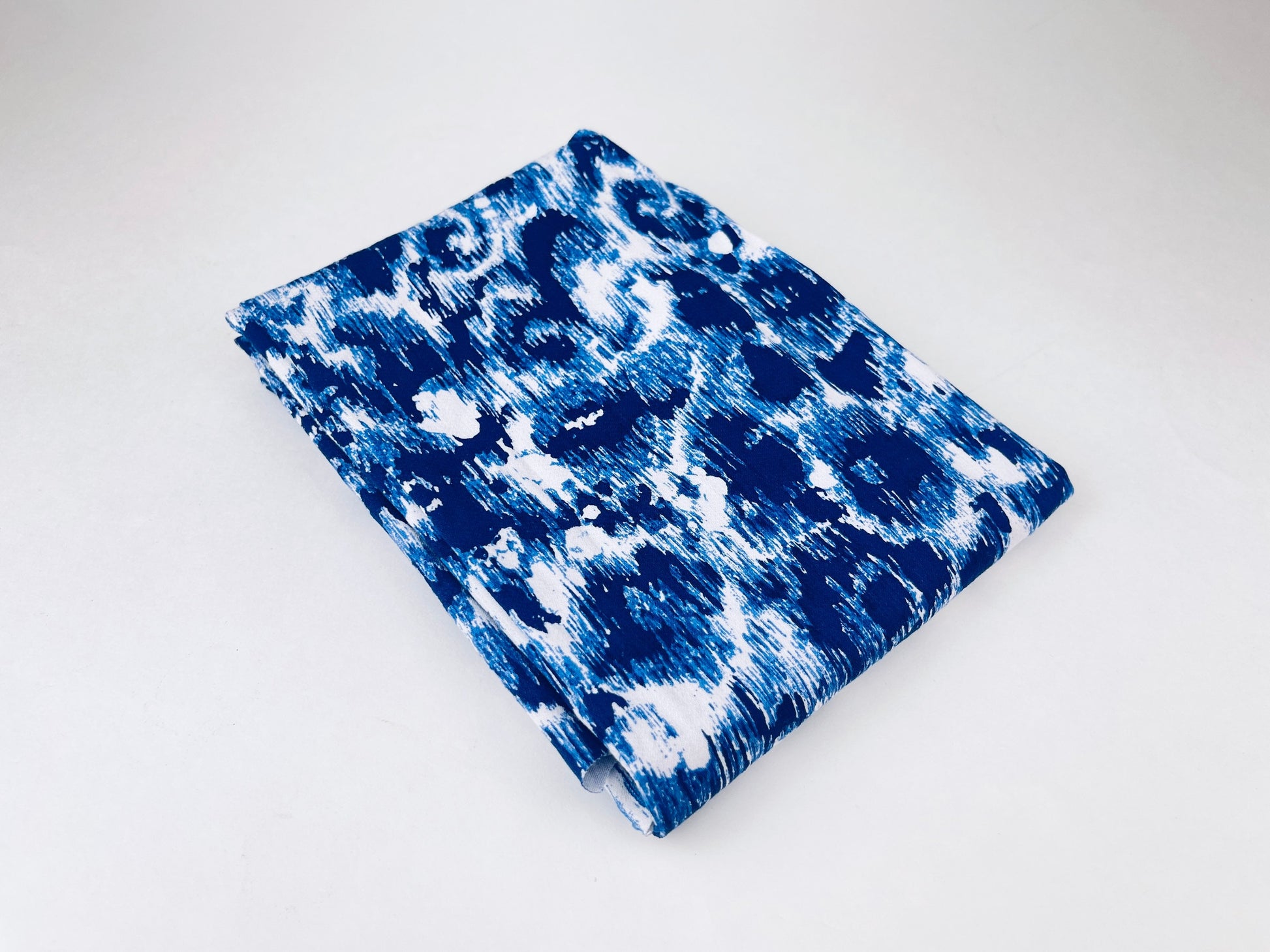Product image for 'vintage blue white animal print jersey knit cotton fabric 31 x 33' (view bd44b7)