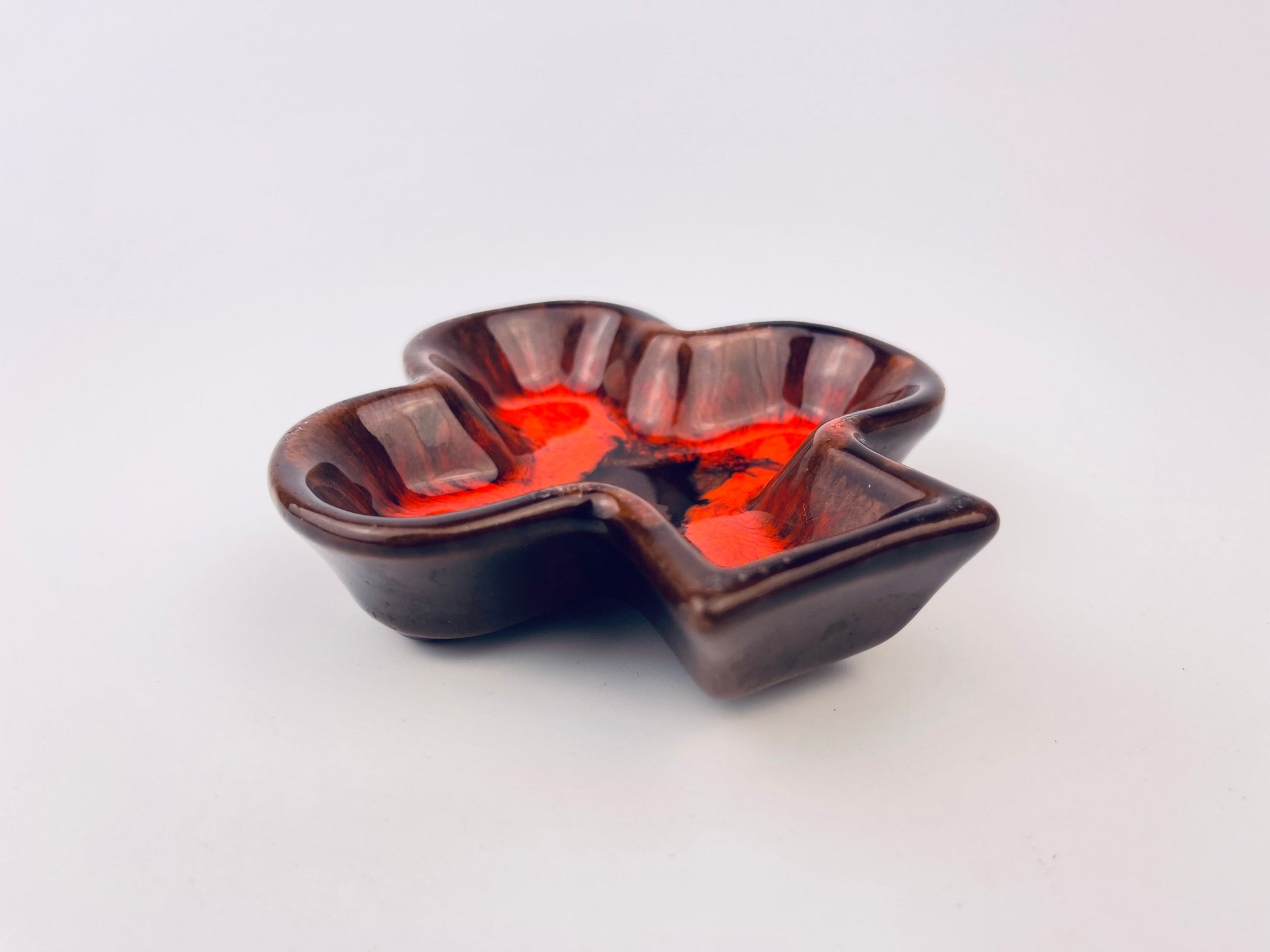 Product image for 'vintage mcmaster canada drip glazed red clay ashtray made in canada 1' (view 929aa5)