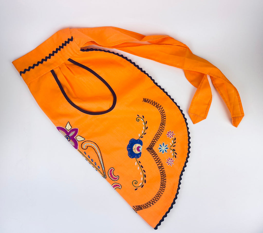Product image for 'vintage embroidered floral oval waist apron orange brown duel eyelet pocket front' (view 3c989a)