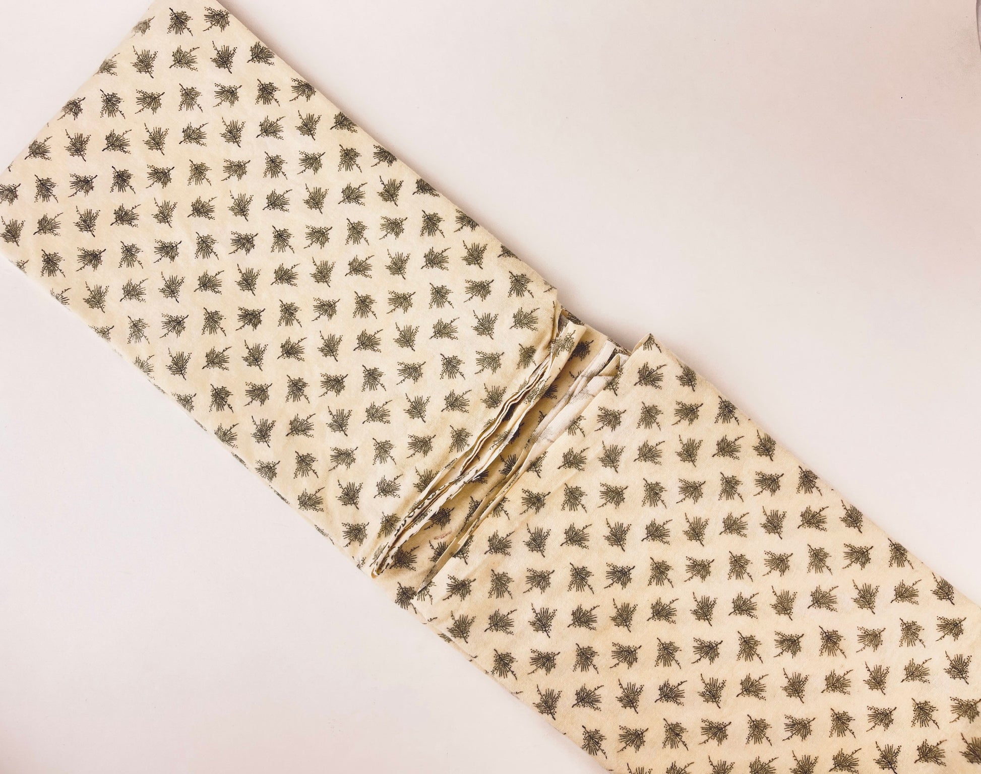 Product image for 'vintage beige sage green fabric 35 x 42' (view 5a51c7)