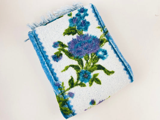 Product image for 'vintage blue floral fringe bath towel 1' (view 6f7dcd)