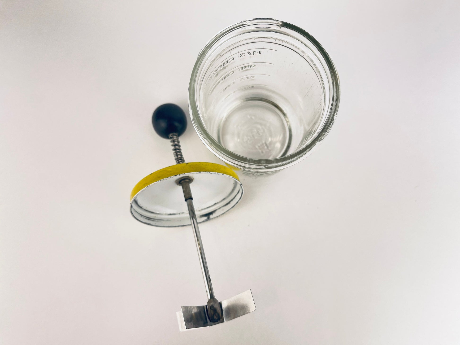 Product image for 'vintage mid century androck nut roto chopper yellow metal black wood accent' (view 331f8a)