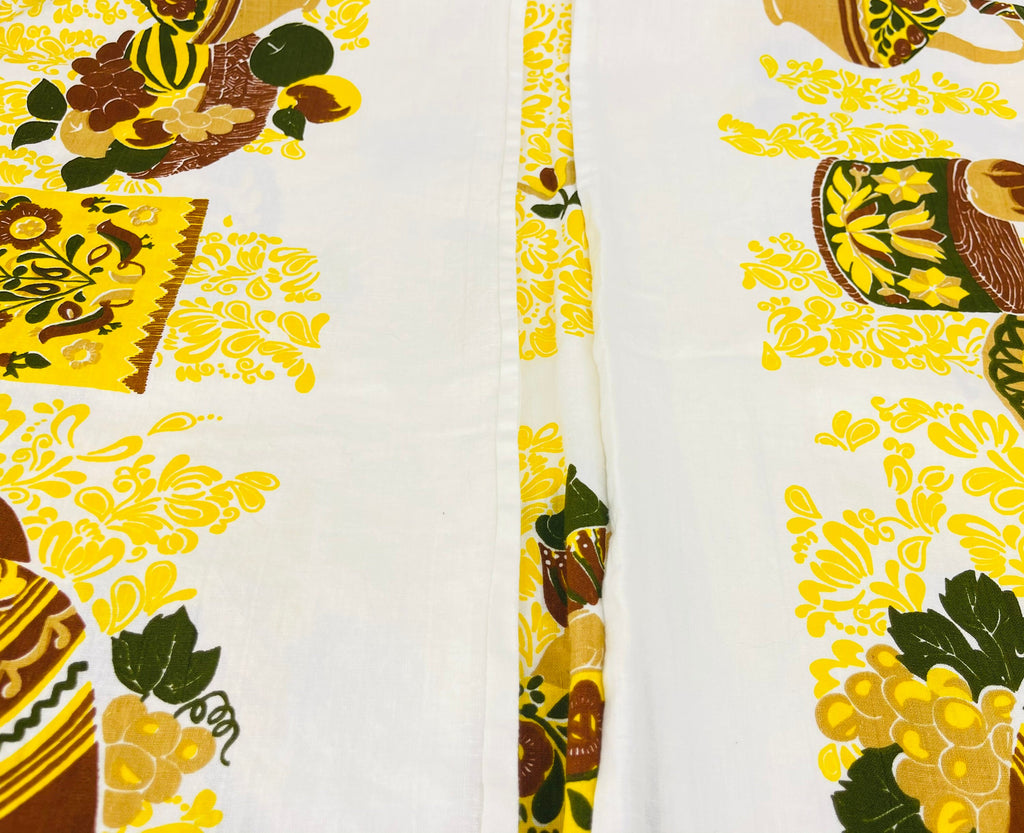 Product image for 'vintage 1950s mid century modern bright kitchen scene square tablecloth' (view 3ed6e9)