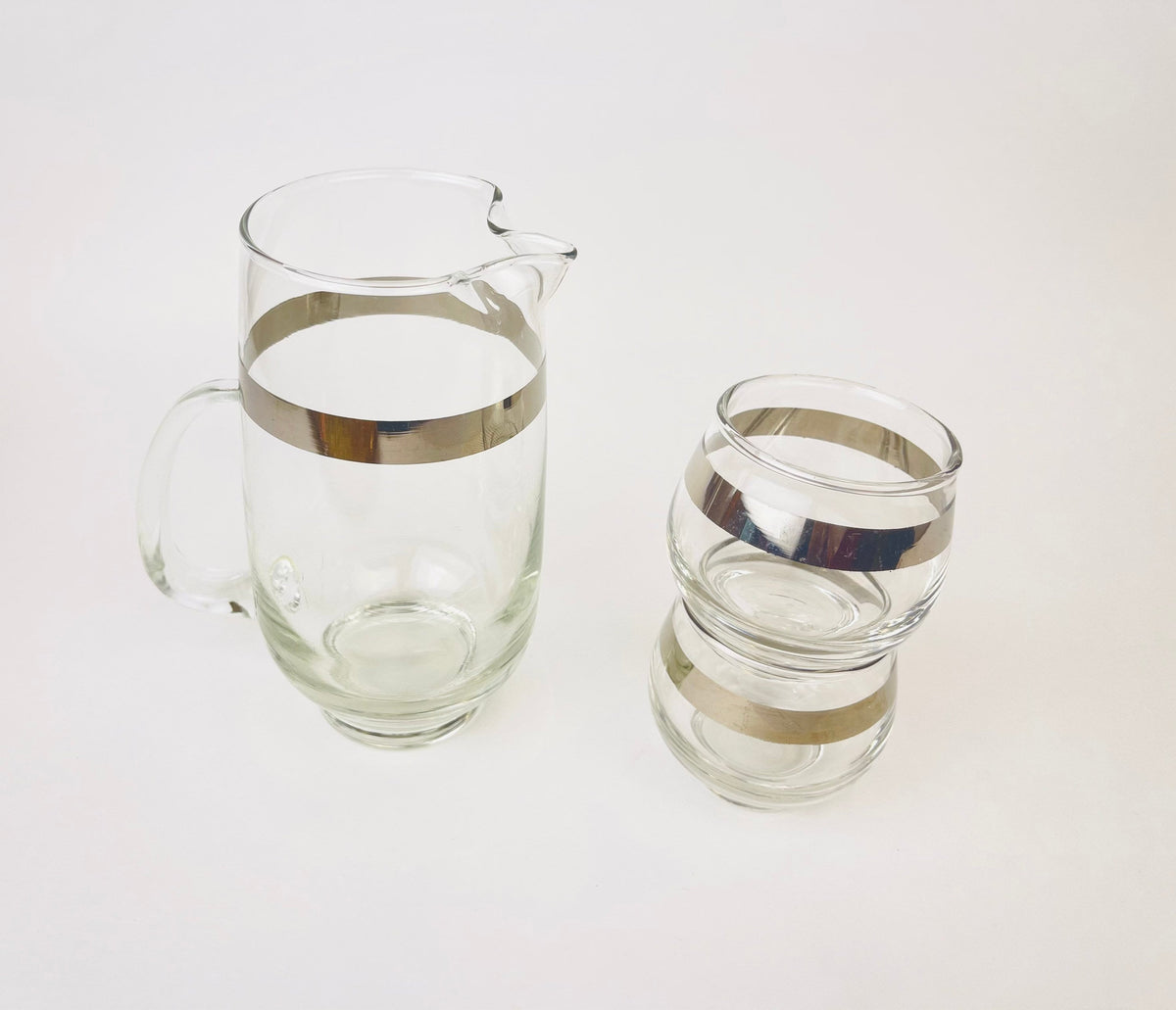 Product image for 'vintage dorothy thorpe cocktail set small pitcher 2 small glasses silver striped pattern made by libbey glass' (view c1de20)