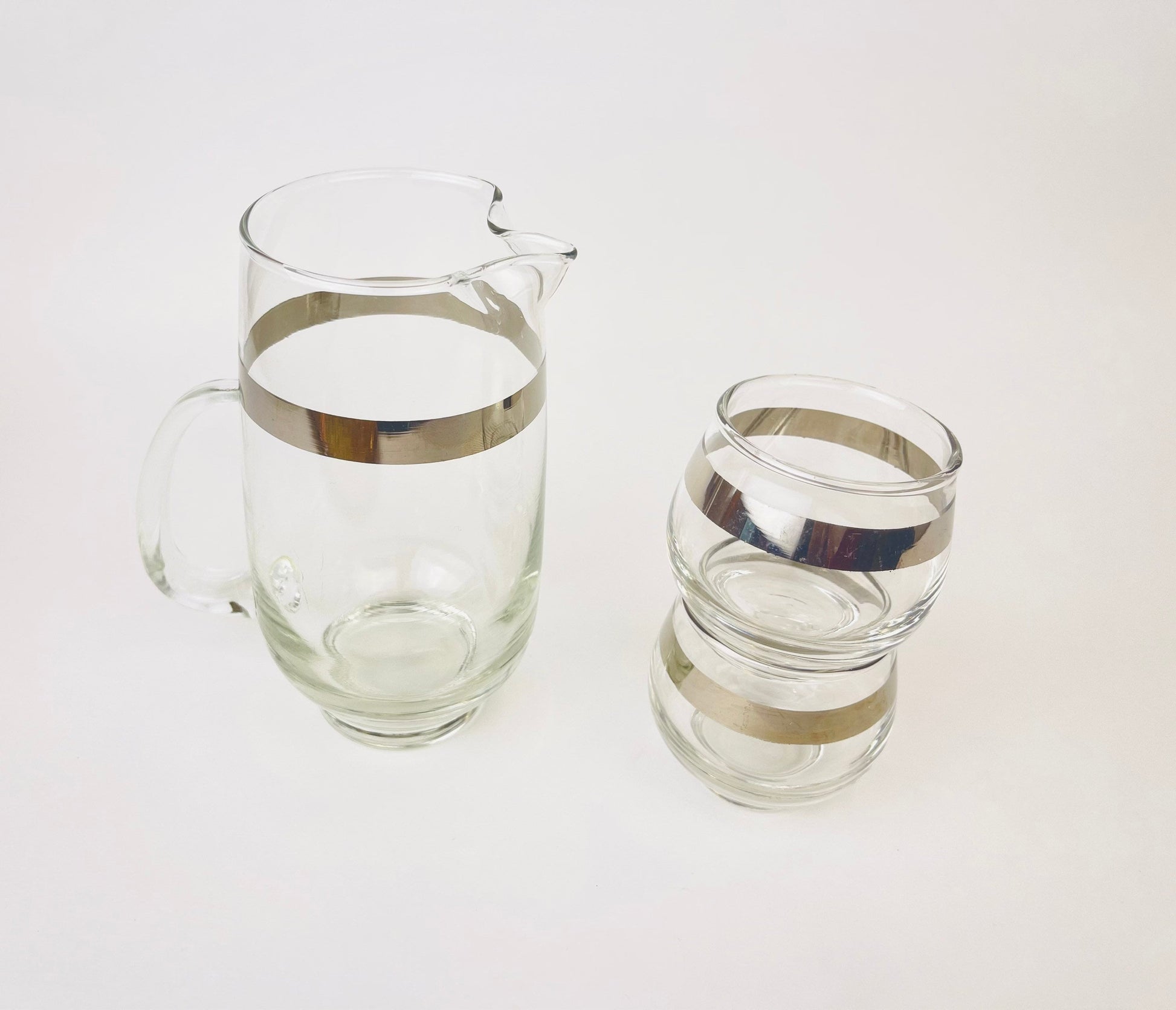 Product image for 'vintage dorothy thorpe cocktail set small pitcher 2 small glasses silver striped pattern made by libbey glass' (view c1de20)