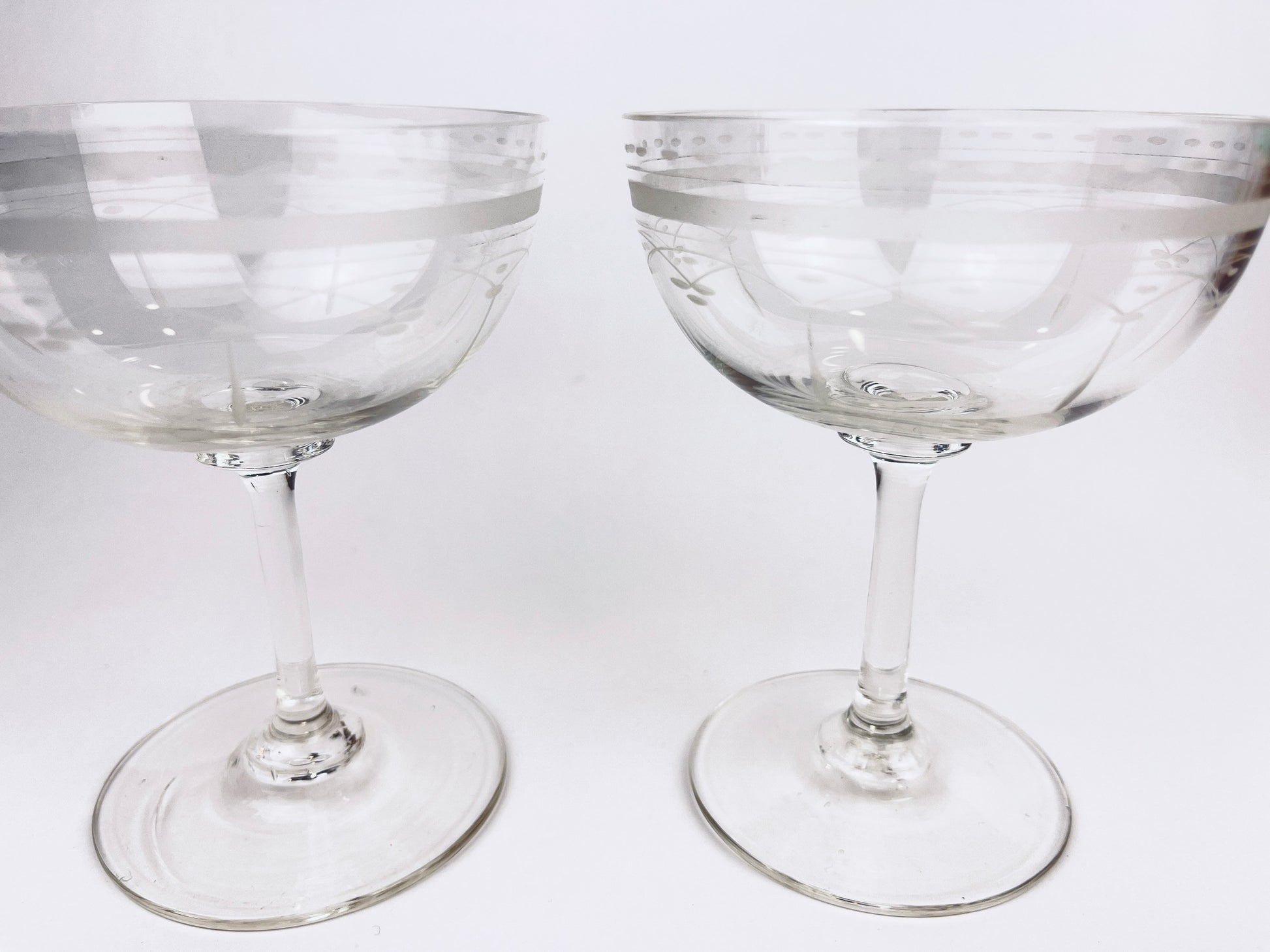 Product image for 'vintage etched martini glasses mid century elegance set of 2' (view 256332)