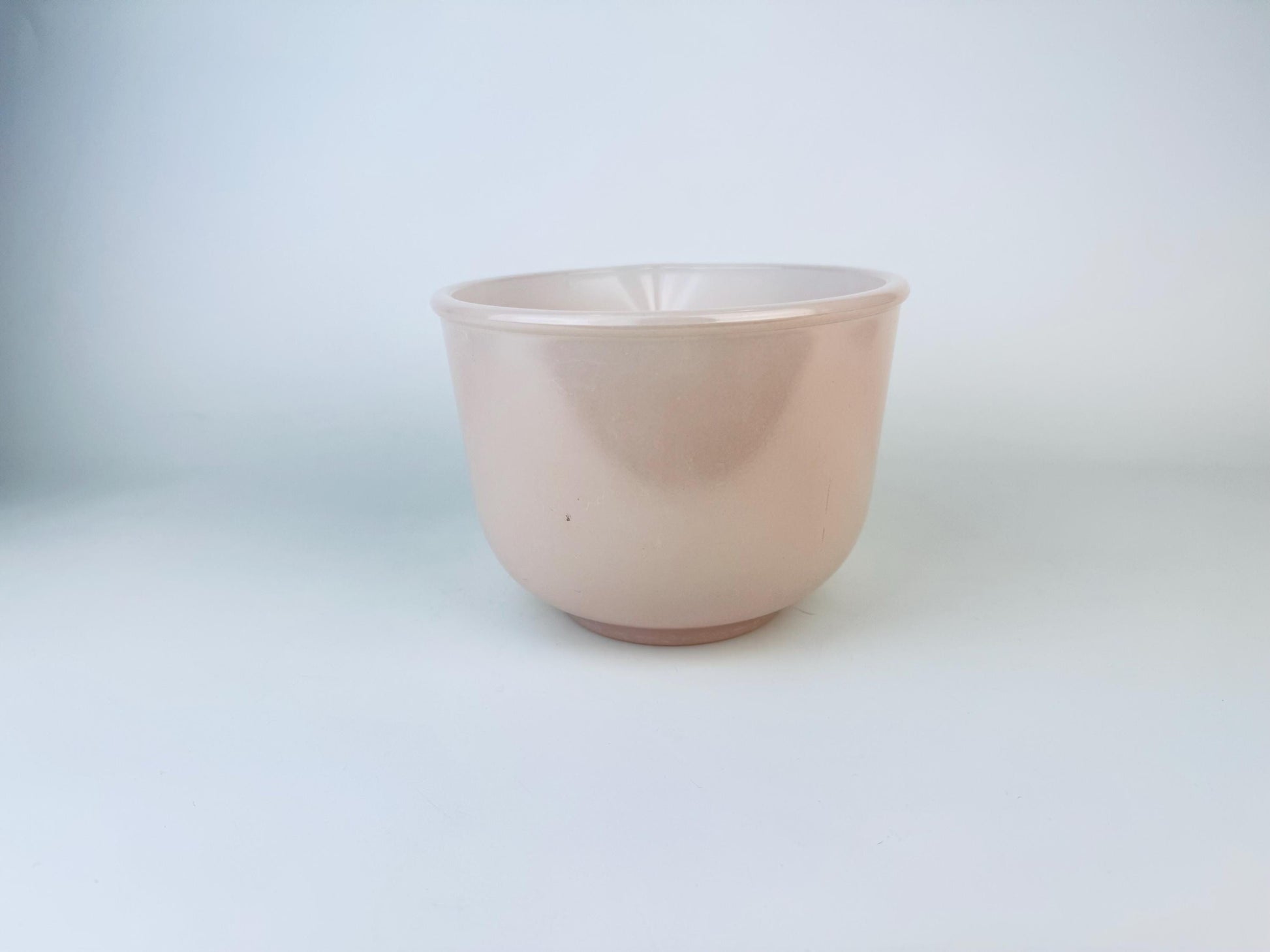 Product image for 'vintage rare 1950s pink glasbake mixing bowl for sunbeam mixmaster made in usa' (view f1dd2d)