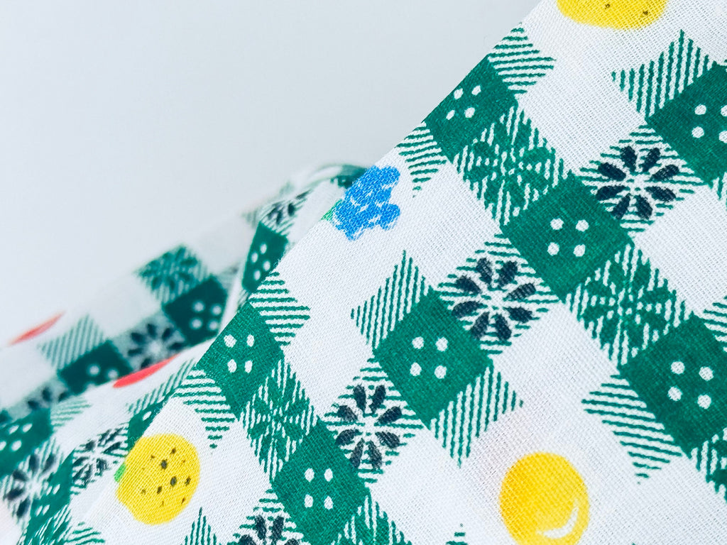 Product image for 'vintage green plaid fruit fabric 40 x 130' (view 135ef9)