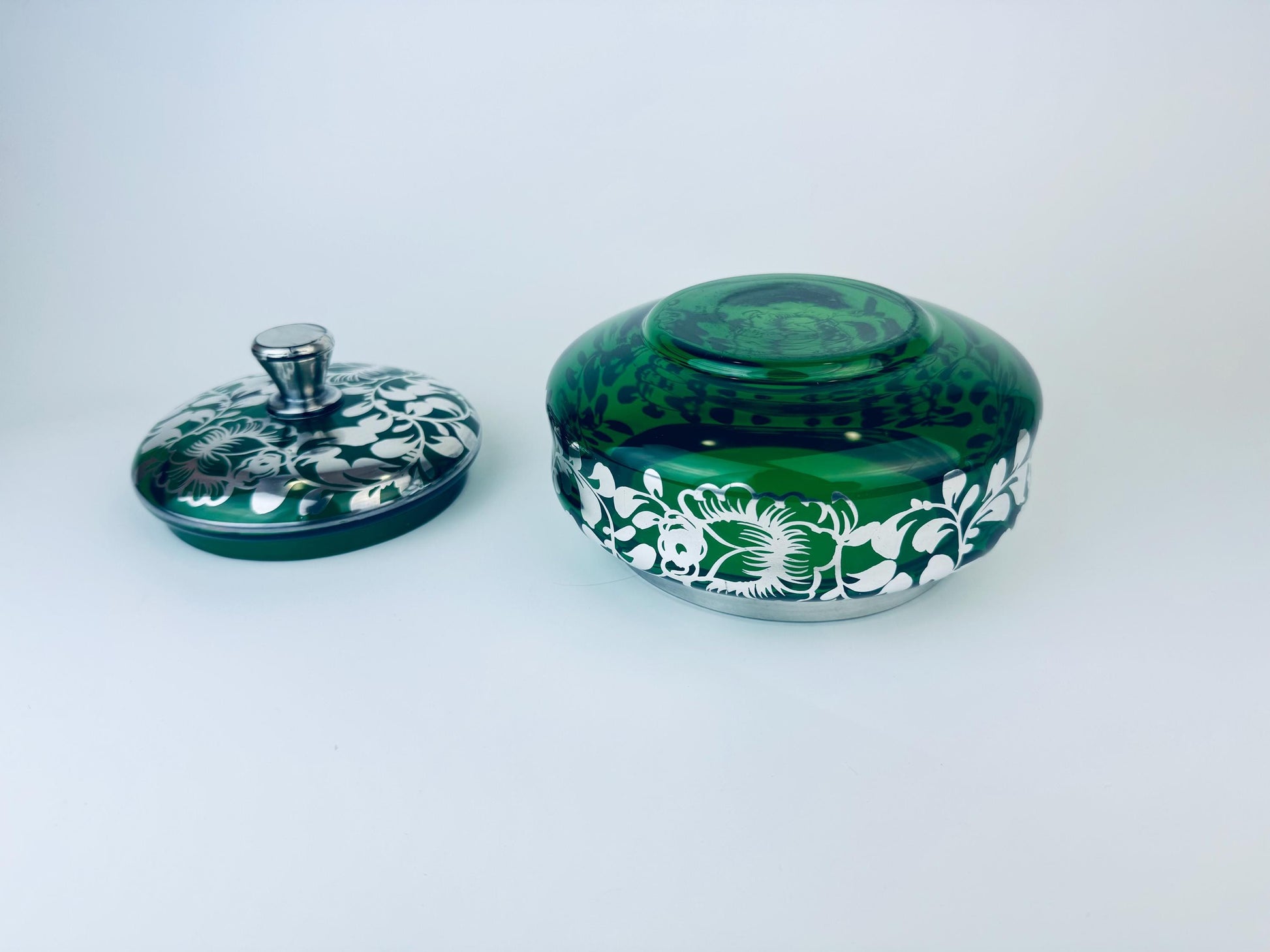 Product image for 'vintage dark forest green lidded glass vanity dresser jar silver floral leaf overlay pattern' (view 831cf1)