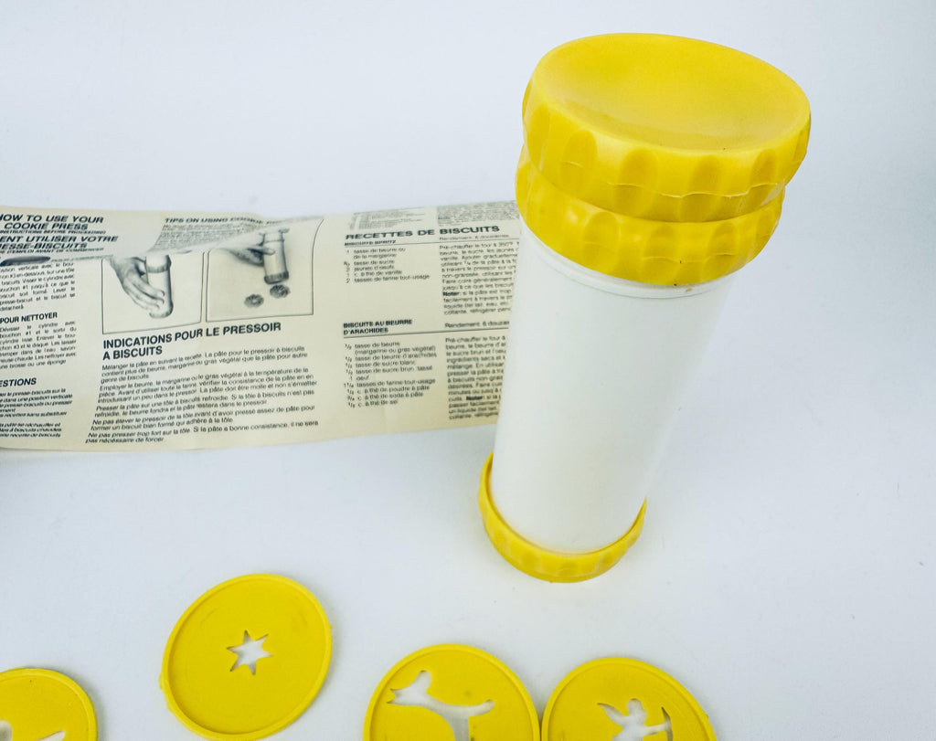 Product image for 'vintage plastic cookie press 12 design discs' (view 48bfb0)
