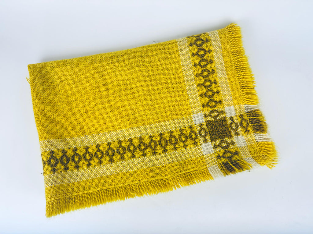 Product image for 'vintage embroidered bright yellow brown white geometric pattern fringe square table cloth' (view cc2a0b)