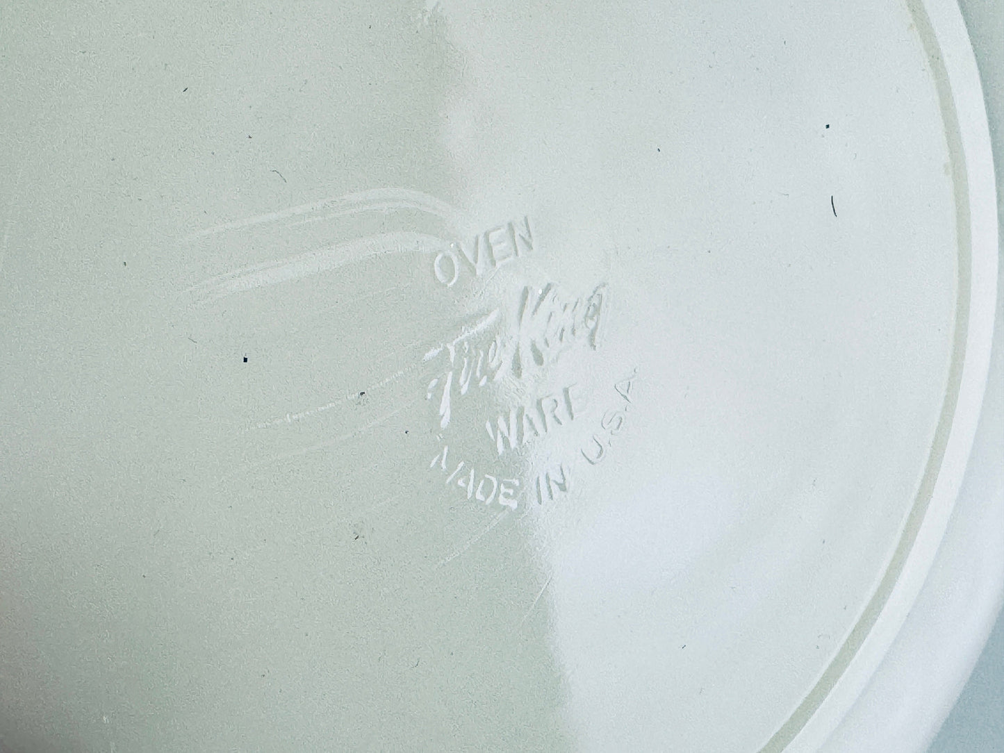 Product image for 'vintage fire king white gold gilt rim milk glass salad plates made in usa sold separately' (view 07391e)