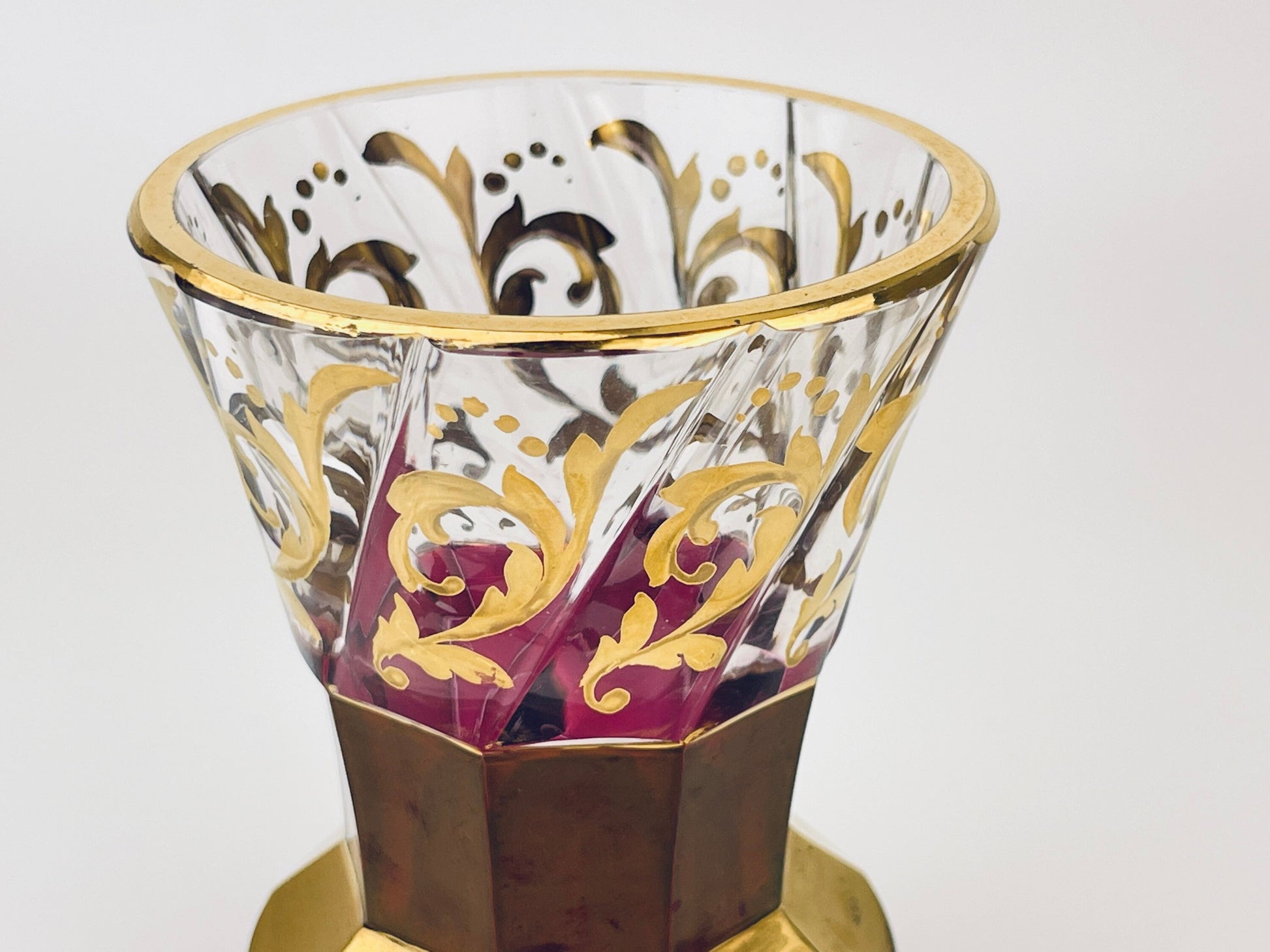 Product image for 'vintage ruby red gold glass bud vase hollywood regency vase' (view 88fa5b)