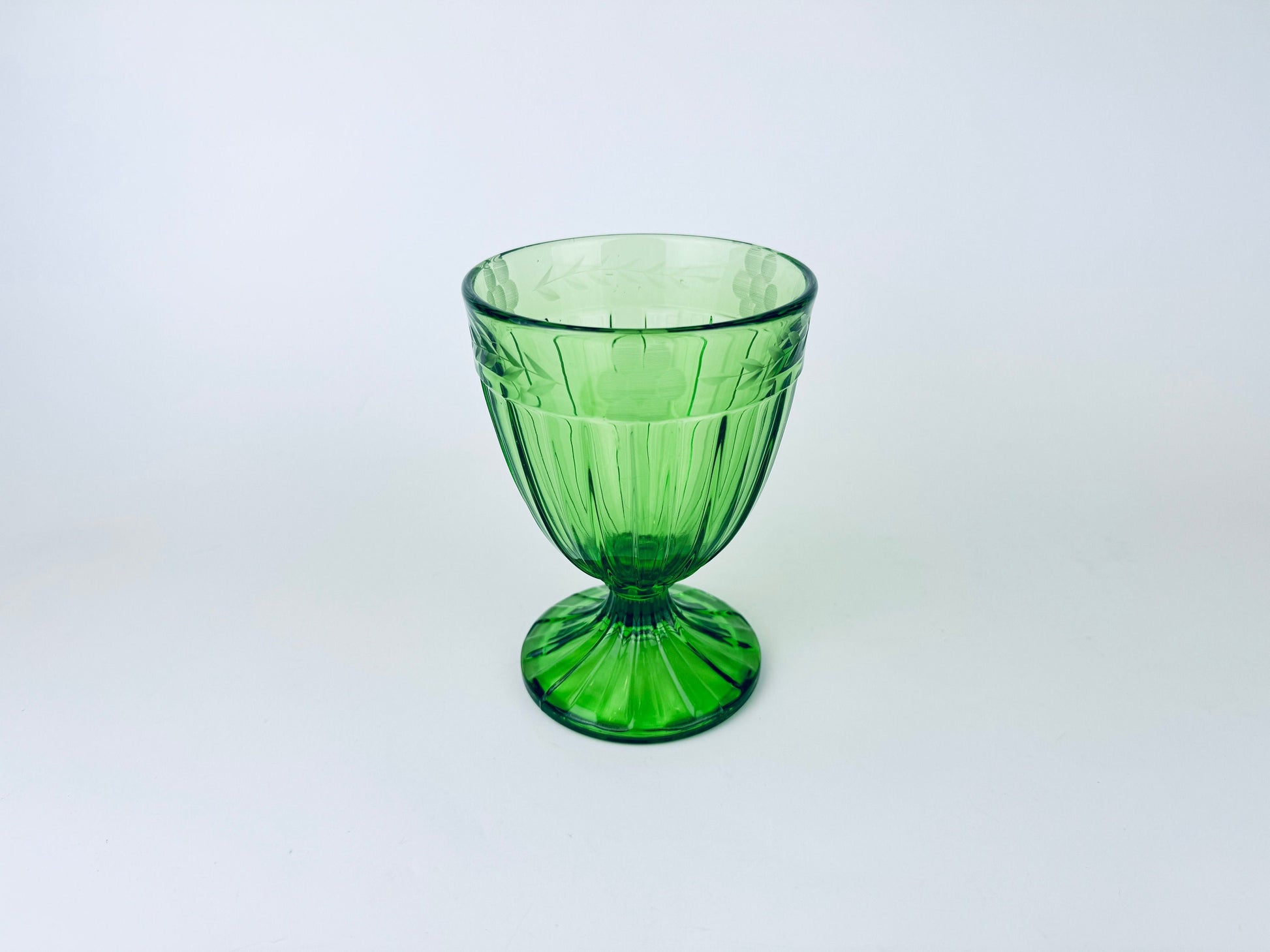 Product image for 'vintage anchor hocking forest green glass swirl candy bowl decorative bowl' (view 06e86e)