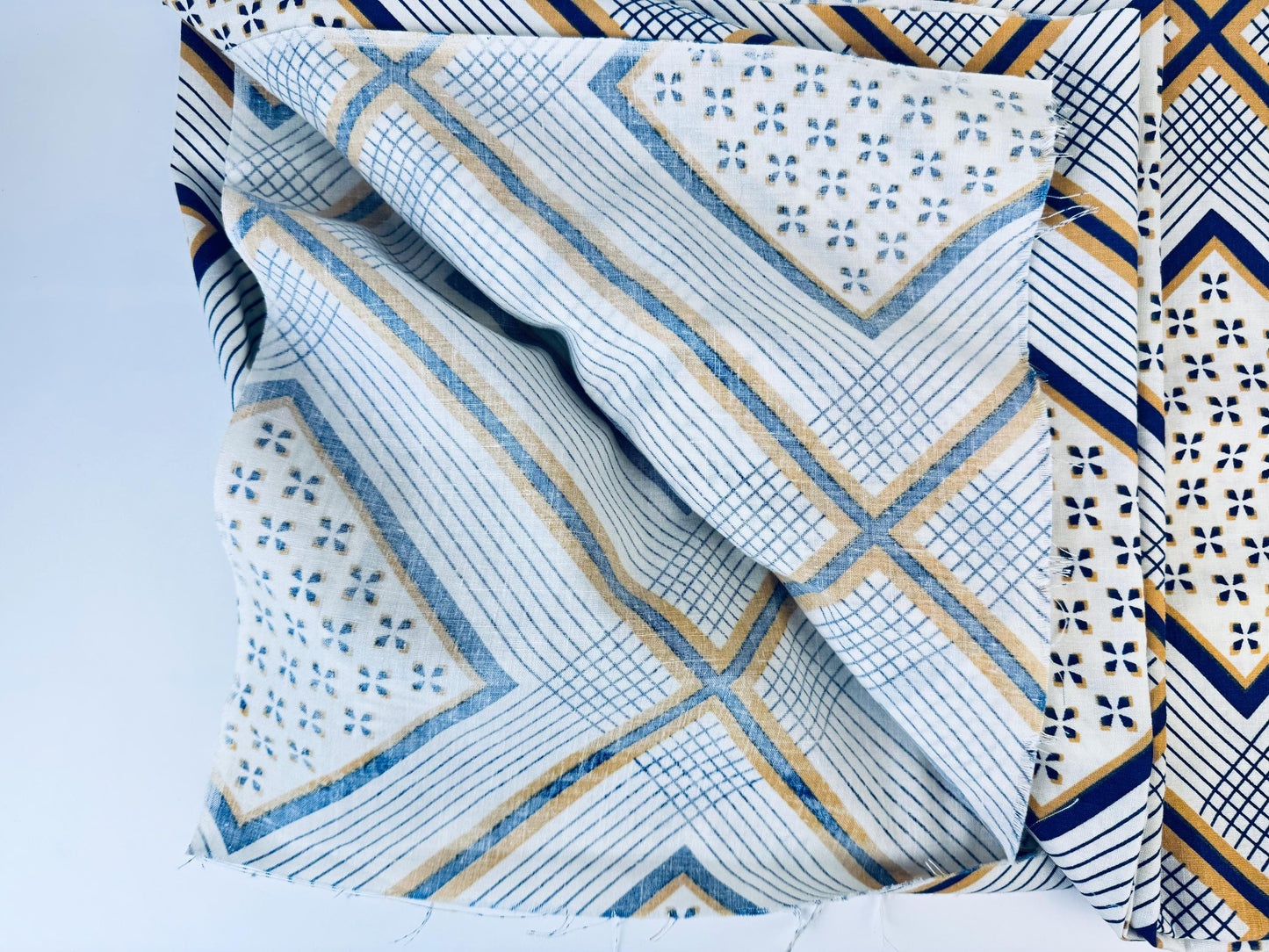 Product image for 'vintage blue yellow white striped fabric material 50 x 78' (view 03eda9)