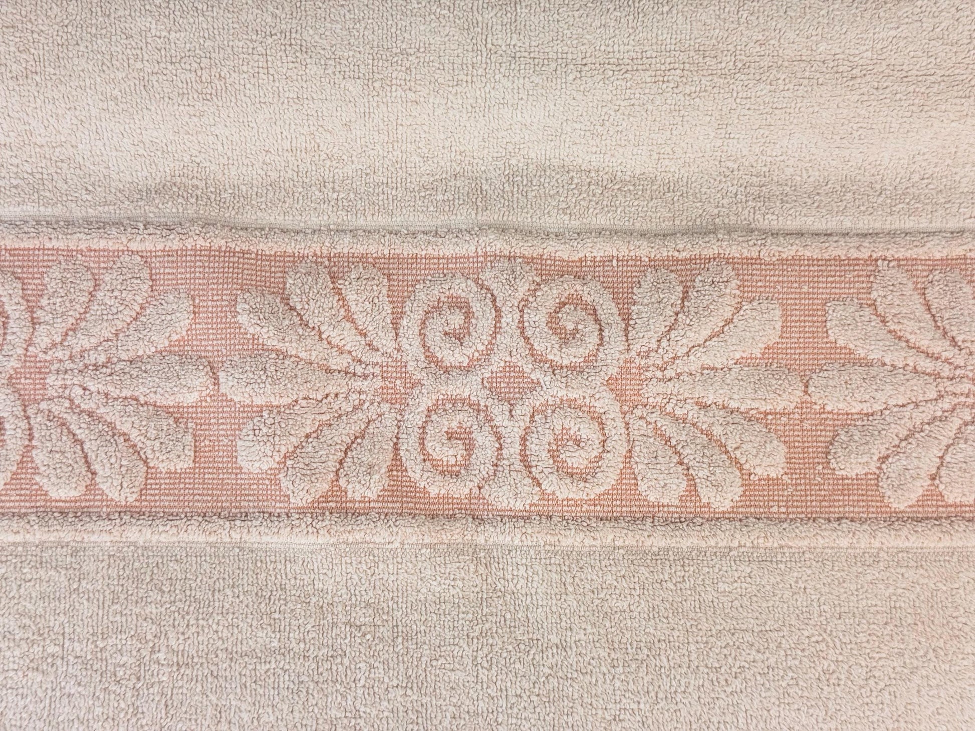 Product image for 'vintage cannon santa cruz dusty rose fringe bath towel made in usa cotton polyester blend' (view 646f2c)