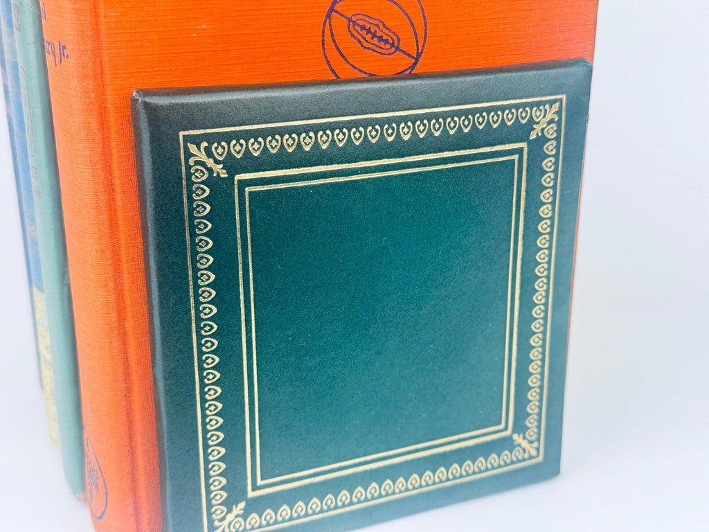 Product image for 'vintage forest green gold detail book ends set of two 2' (view 058d6e)