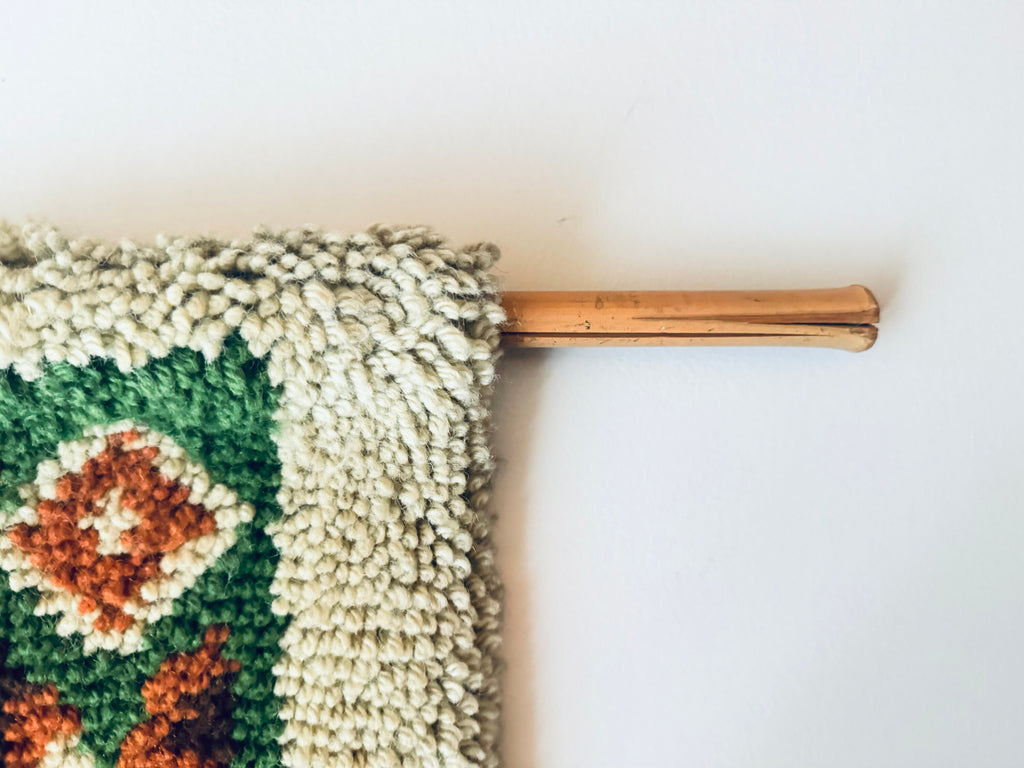 Product image for 'vintage handmade geometric latch hook tapestry wall hanging 30 x 43' (view 502216)