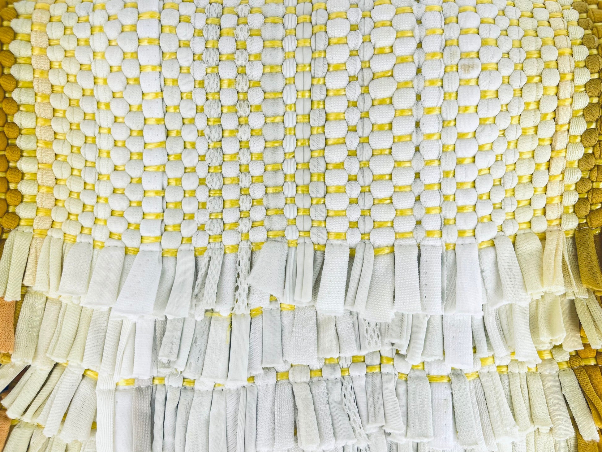 Product image for 'vintage rectangular yellow brown striped woven place mats set of four 4' (view 46b529)