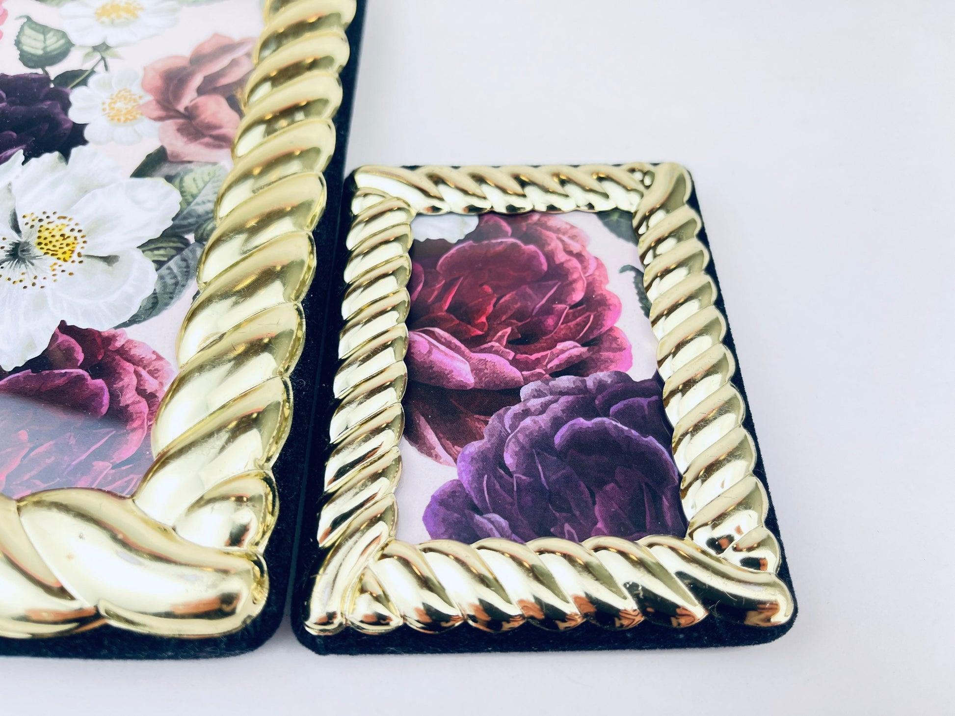 Product image for 'vintage solid brass roped chain gold wall mountable picture frames sold separately' (view 939ea4)