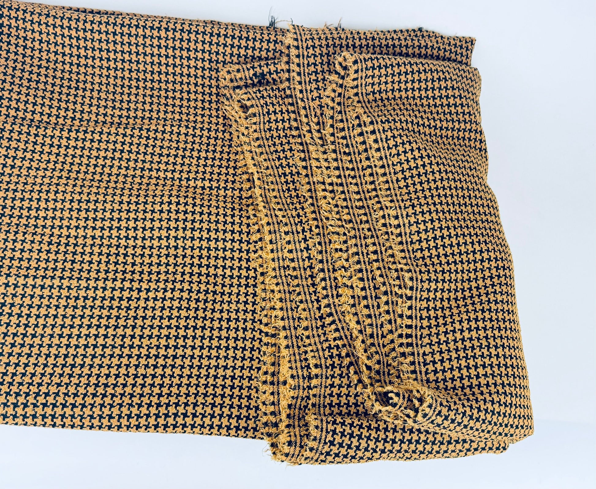 Product image for 'vintage brown black houndstooth thick woven jacquard polyester fabric 58 x 132' (view ea2cc0)