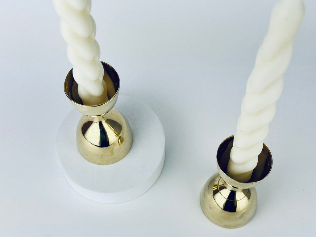 Product image for 'vintage hourglass shaped brass candlestick holders set of two 2' (view c196c8)