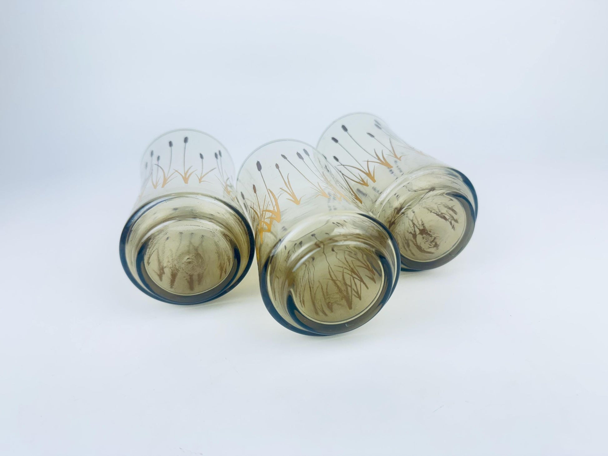 Product image for 'vintage dominion glass cat tails tumbler glasses smokey brown set of three 3' (view b5c87c)