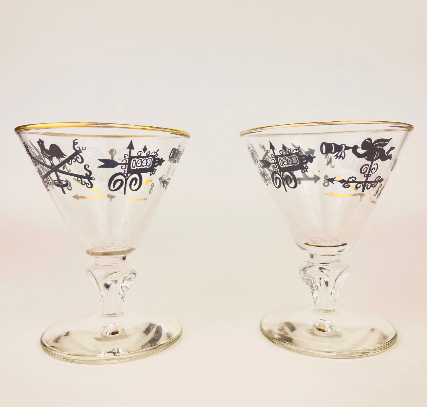 Product image for 'vintage libbey rooster weathervane scene small martini liquor goblets set of two 2' (view 0c7a6d)