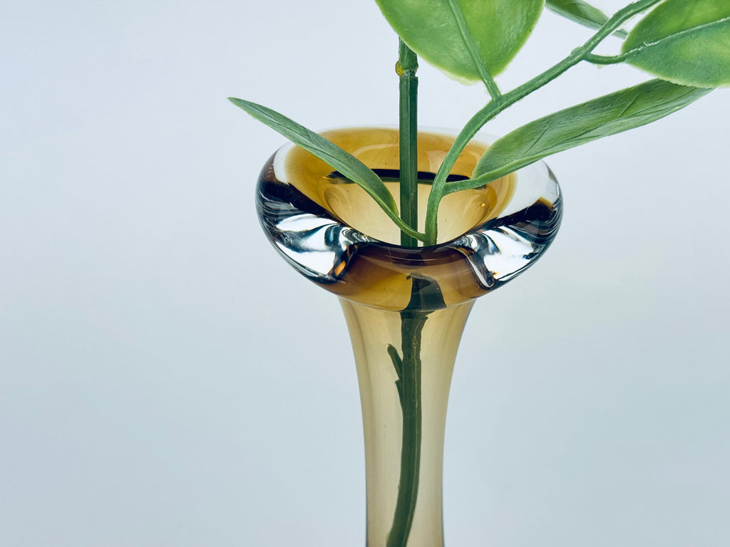 Product image for 'vintage aseda bo borgstrom bud vase hand blown brown clear controlled bubble base' (view 051884)