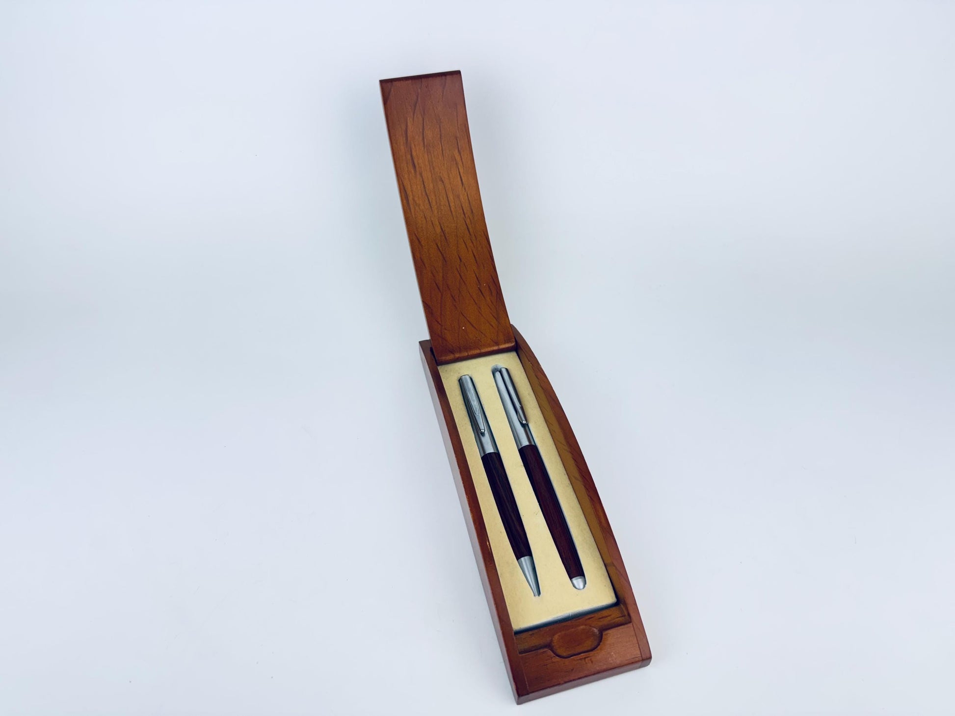 Product image for 'vintage 1980s faux wood pen pencil set classic executive gift' (view 53abb8)