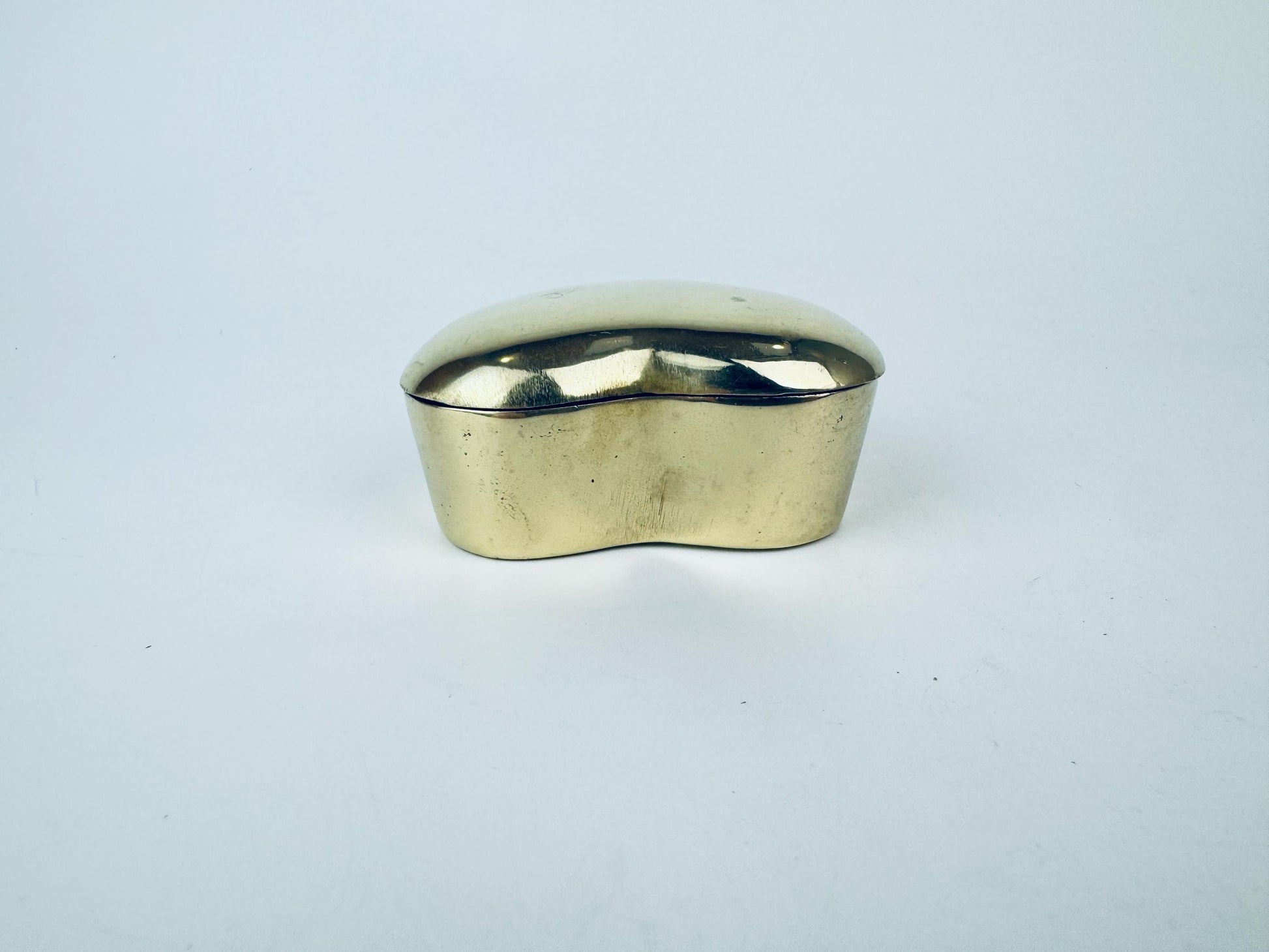 Product image for 'vintage solid brass heart ring trinket dish attractive aged patina valentines day gift' (view 542b3a)