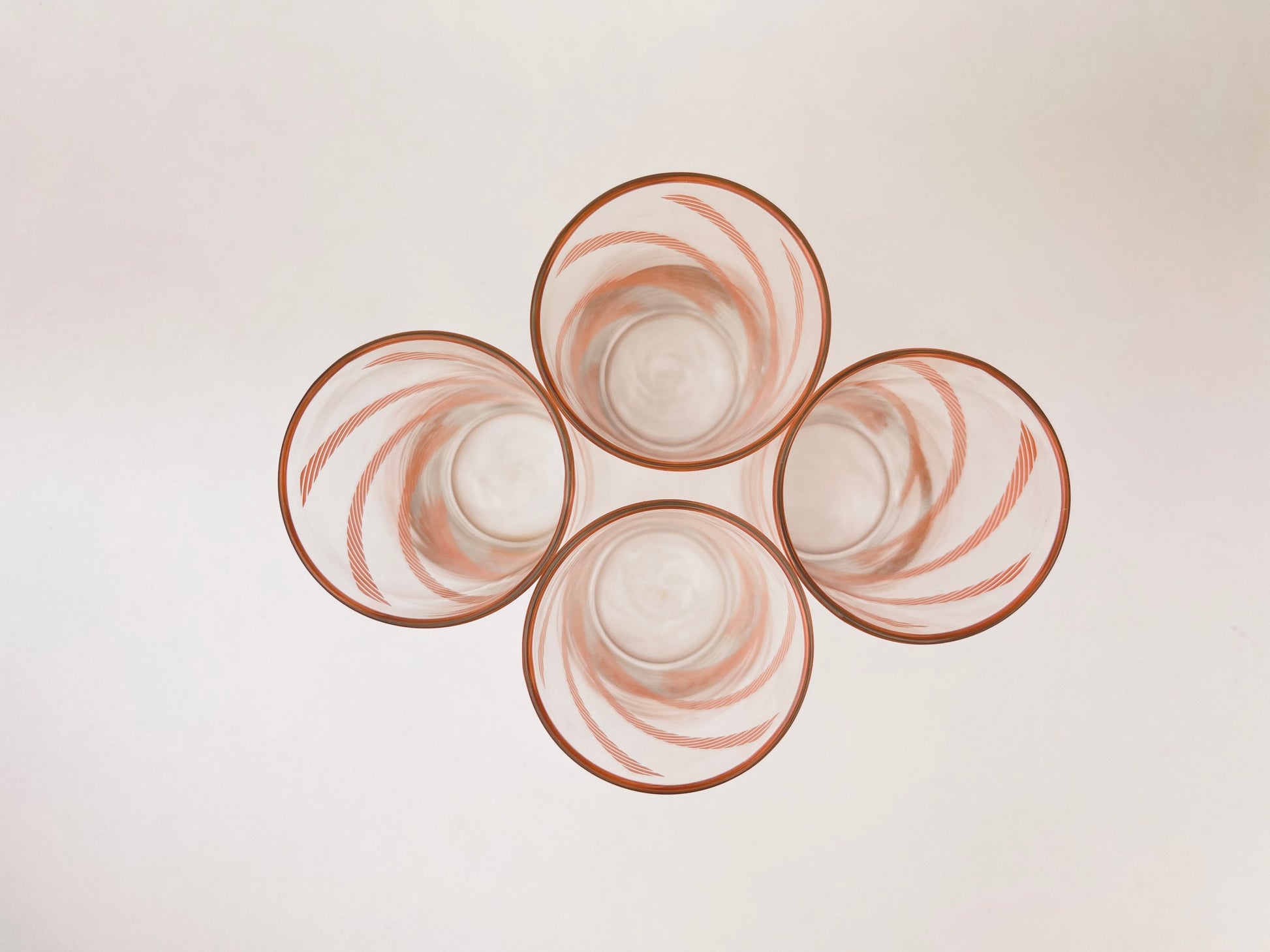 Product image for 'vintage pink chain pattern tall water glasses set of four 4' (view d2b1f0)