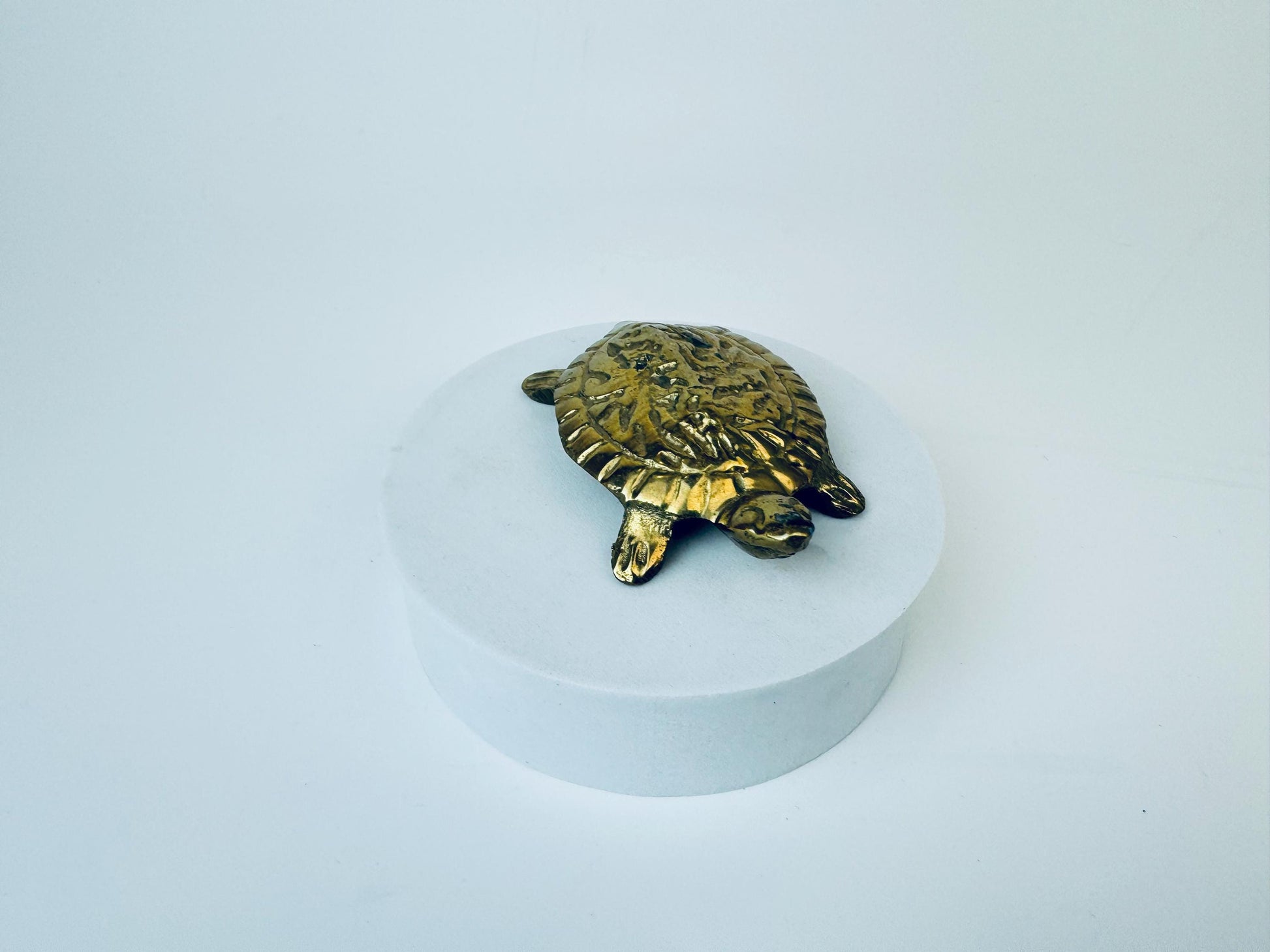 Product image for 'vintage solid brass turtle figurine paperweight attractive aged metal patina' (view a97e49)