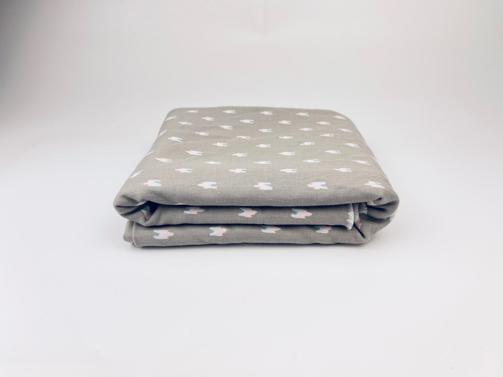 Product image for 'vintage 1990s grey pink blue southwest fabric 44 x 53 water repellent stain resistant' (view 8134e8)