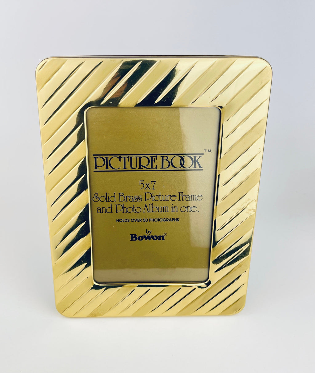 Product image for 'vintage brass tabletop picture album frame made in korea' (view 2a2ef2)
