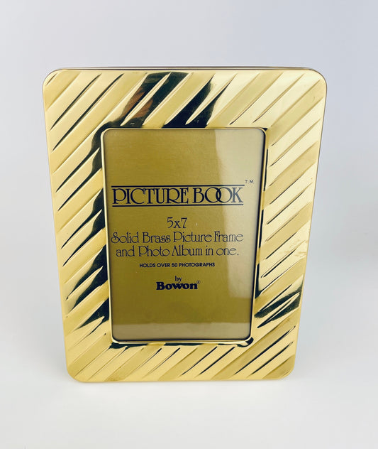 Product image for 'vintage brass tabletop picture album frame made in korea' (view 2a2ef2)