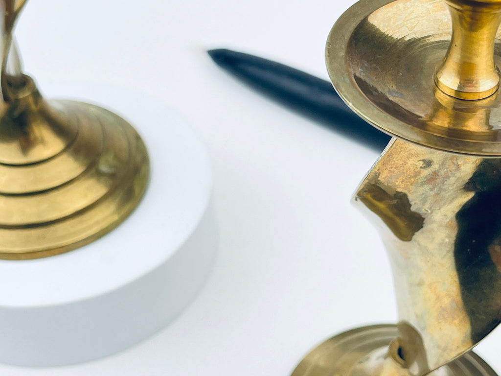 Product image for 'vintage brass twist candle stick holders set of two 2' (view 417ebb)