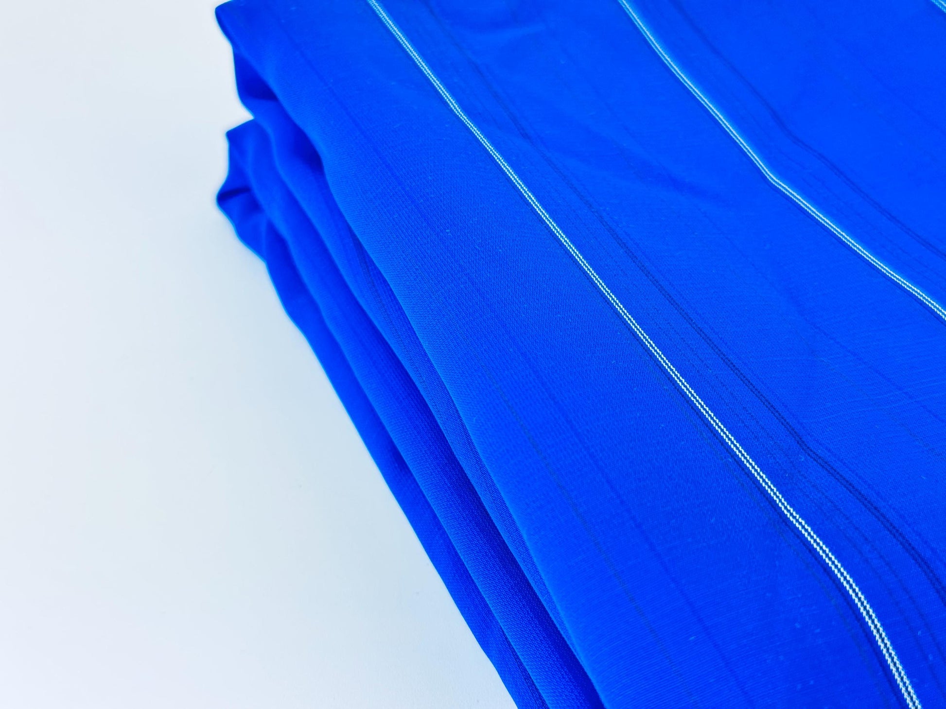 Product image for 'vintage blue white smooth polyester fabric 44 x 124' (view 0e4eea)