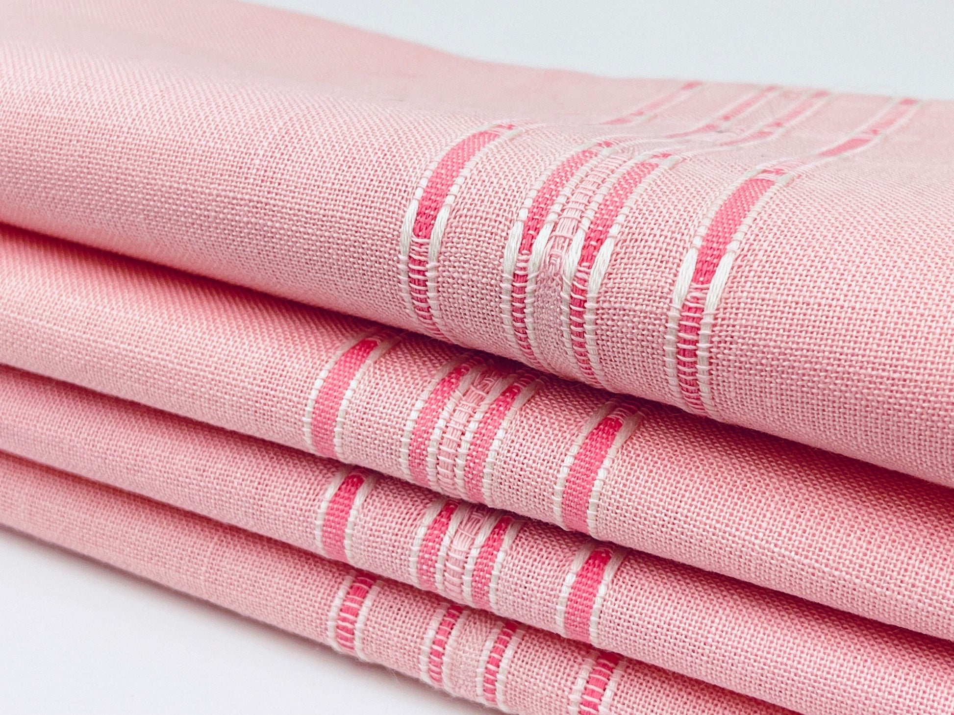 Product image for 'vintage sears roebuck co pink white square placemats set of four 4 harmony house made new old stock nos' (view 202942)