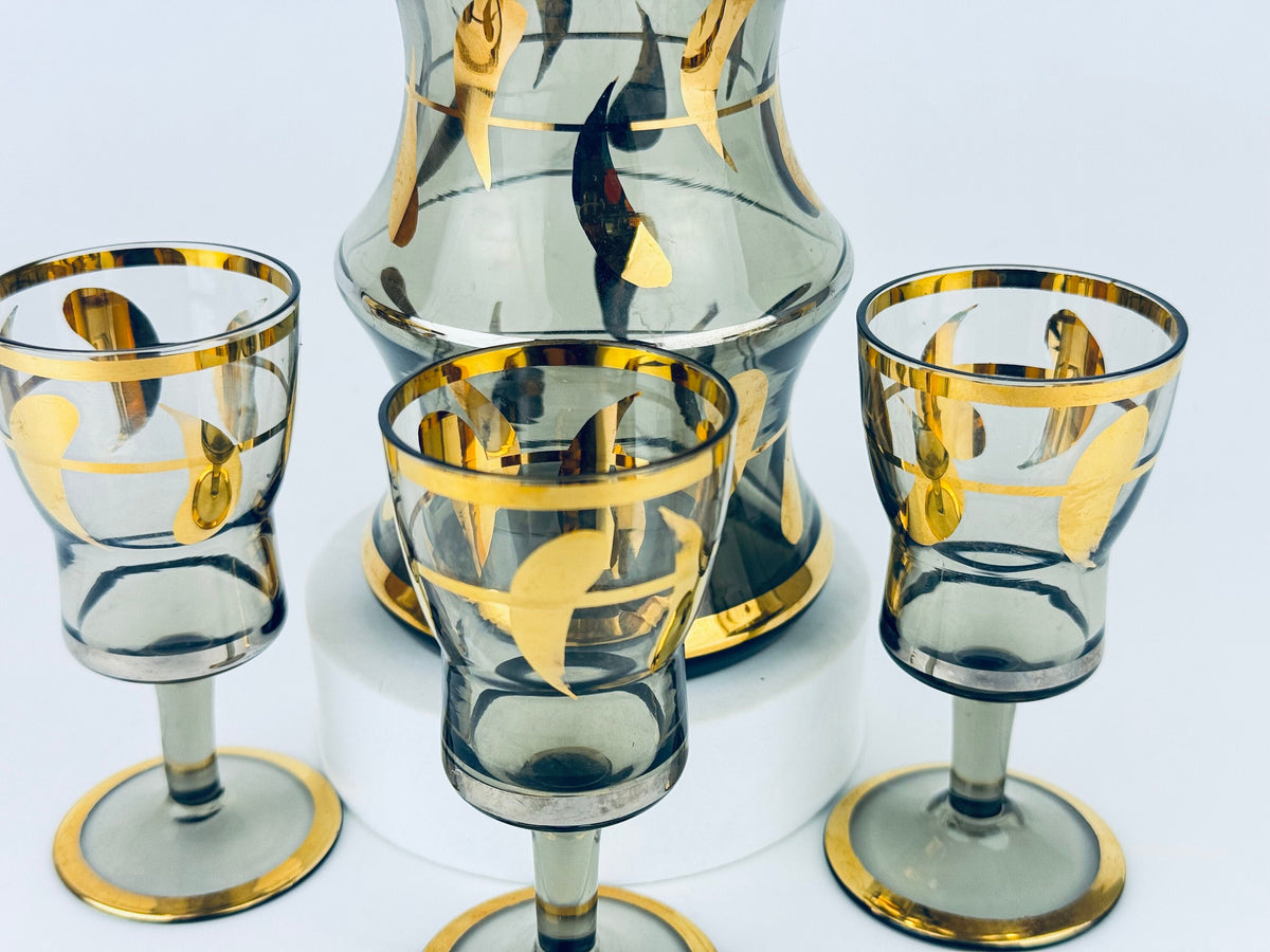 Product image for 'vintage mid century black gold curvy glass barware set decanter glasses bohemia crystal made in czechoslovakia barware gift' (view eecb37)