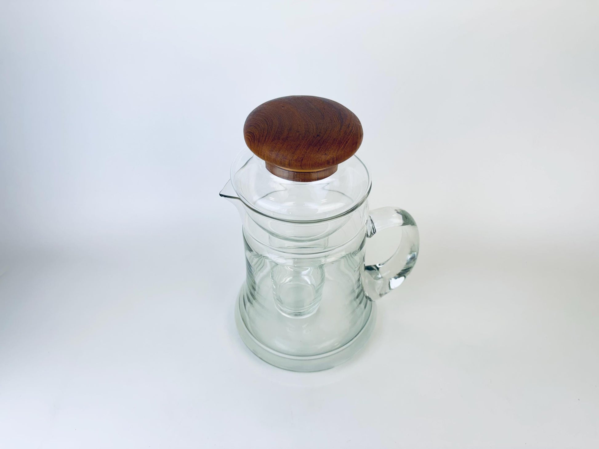 Product image for 'vintage teak wood glass pitcher with chiller insert made in thailand by winsome' (view fb40c3)